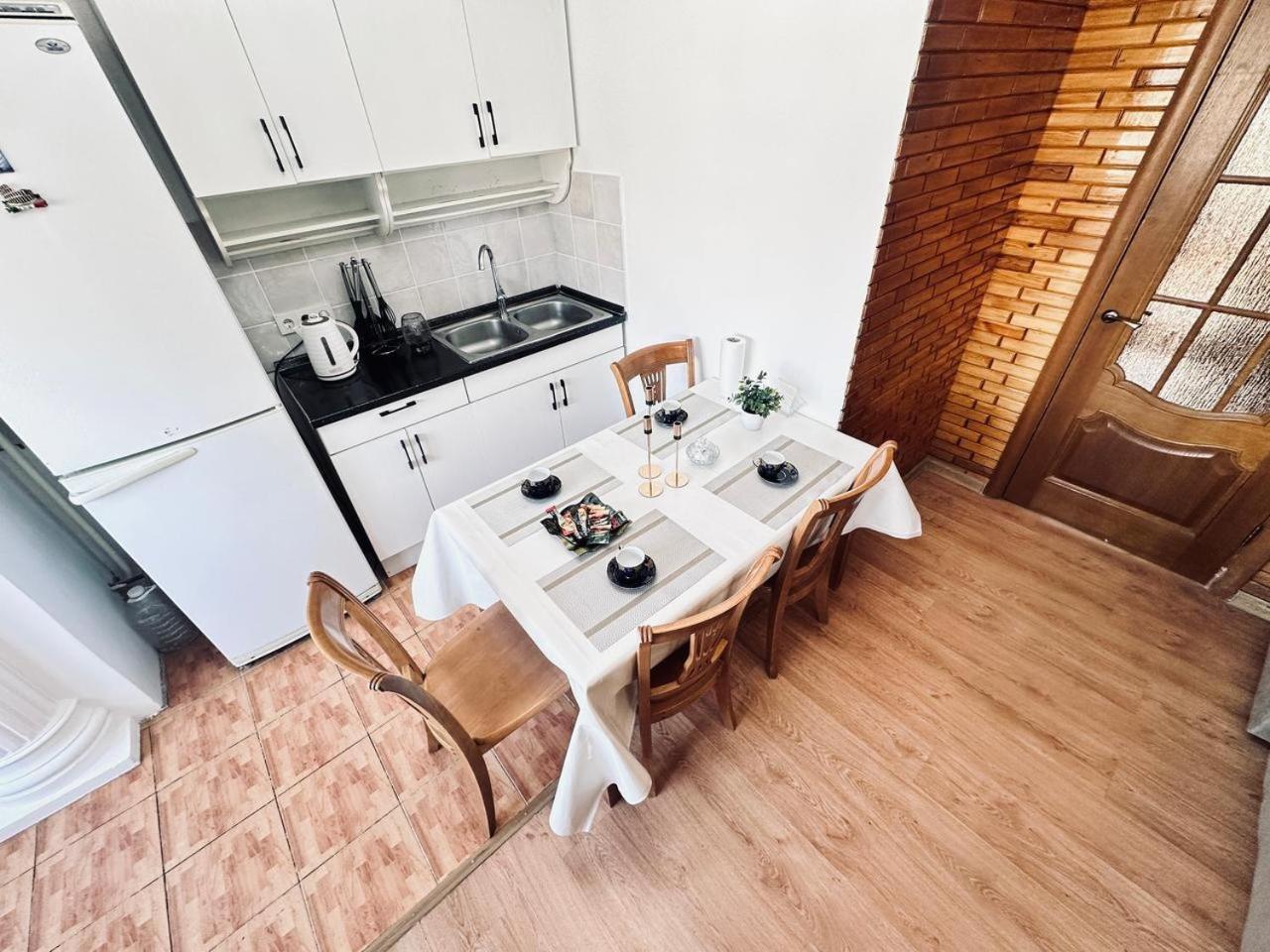 3 Ком Квартира На Абая Сейфуллина Almaty Exterior photo
